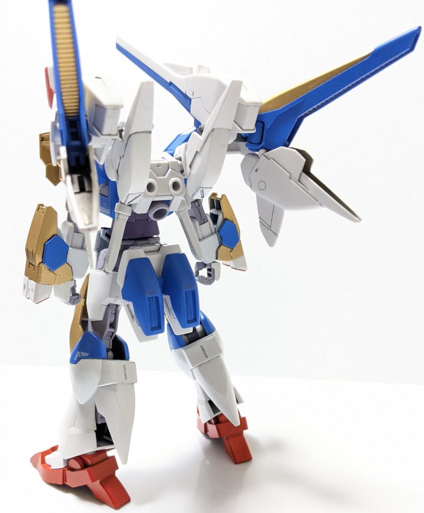 Bパーツはキットそのままです接続部はV2の太腿を軸にV2肩のボールジョイント。大きさピッタリ軸が丸見えだったので余剰のミノフスキードライブの下パーツで隠しました。開いてた穴はこちらもコトブキヤの〼でゴテゴテするかと思いましたがそれっぽく纏まってくれたかな〜とリアアーマーはコアガンダムのシールドマウント用のジョイントを腰に付けてそこにV2のリアアーマーがピタリとハマります。接着剤不要