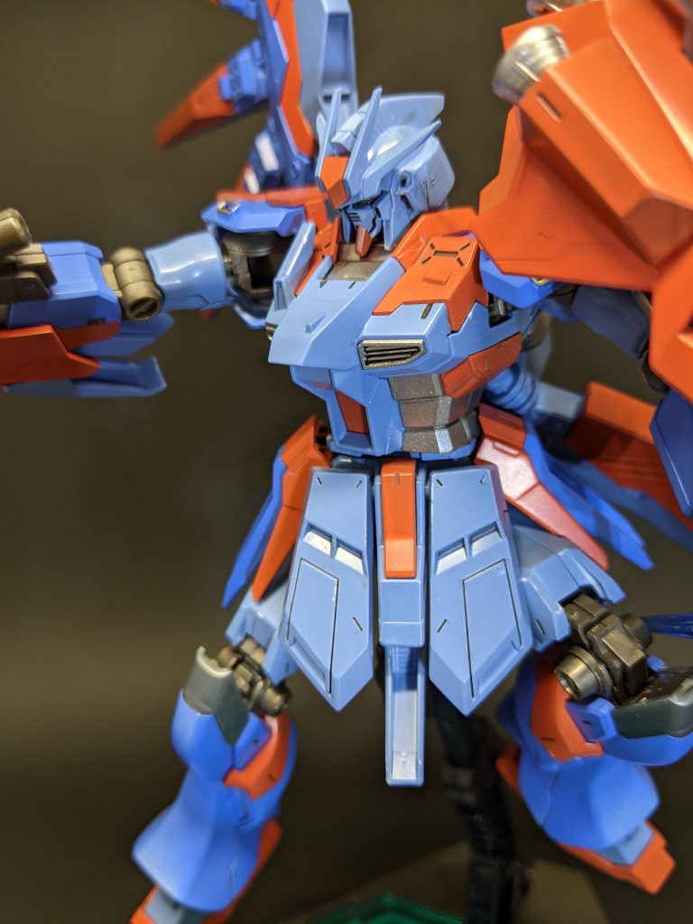 所々組み立てではげてたり、塗り残しはあるものの頑張ってエアブラシで塗装しました。