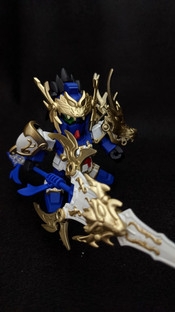 金、白をつやありで、その他をつや消しにして、メリハリをつけました。