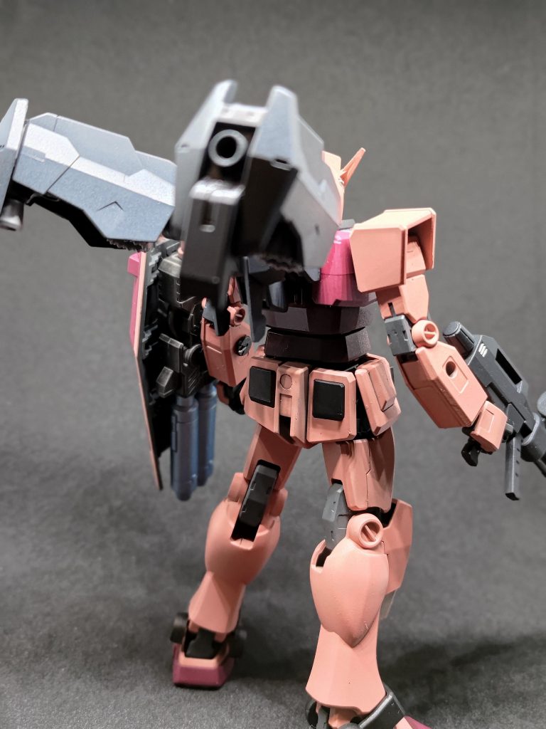 背面わかりにくいけど、MSGからスラスターノズルを拝借して追加しています