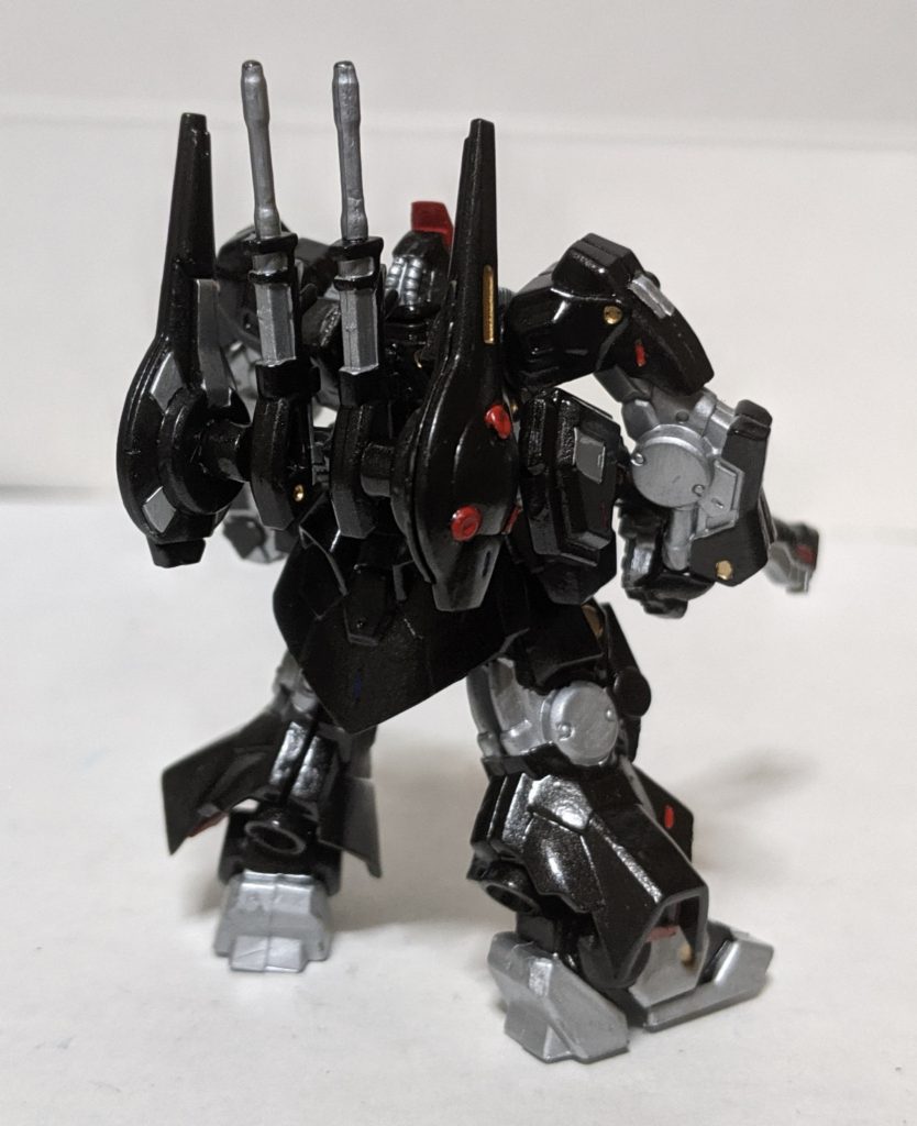 一般的なリック・ディアスとは異なり、各部にアレンジが施されている造形となっています。今回は黒カラーのリック・ディアス風のカラーリングで仕上げてみました。