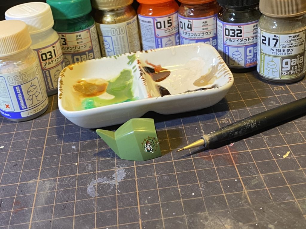 使用カラー。風神雷神は俵屋宗達の風神雷神図屏風を見ながら描きました。