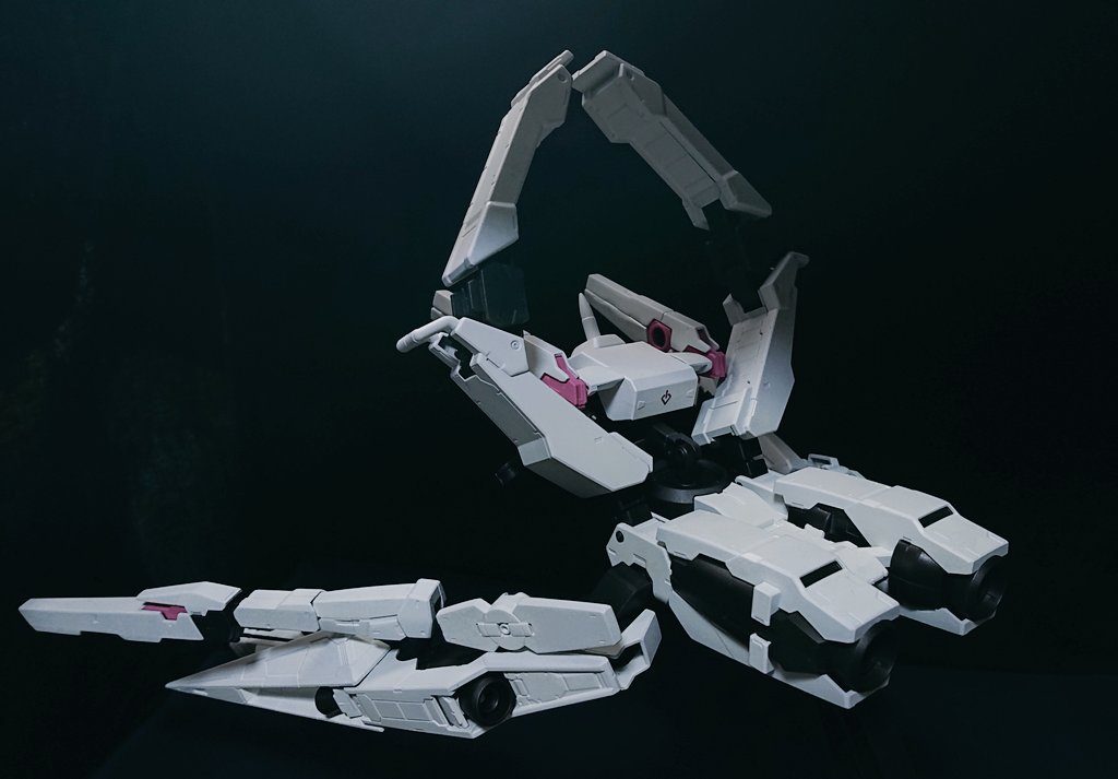 背面ちゃんと背中にあたる部分には鉄血特有のマーキングをしてありますあとはまぁ…クタンですね…