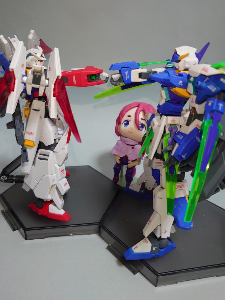 さて、今年はいよいよ機動戦士ガンダムAGE10周年ですね。以前、海老川さんの方で10周年に向けて何らかの企画は動いているとのことでしたが、いったい何があるのか楽しみで仕方がないです。ガンダムレギルスRとかクロノスとか、それこそ多くのオブライトさんファンが待ち望んでいるジェノアスOカスタムがついに発売されるか・・MOEに搭乗したガンダムAGE-1ソーディアが満を持して発売されるか・・それともMGのAGE-3とAGE-FXがついに発売されるか・・是非、多くのガンダムAGEファンが待ち望んでいた節目の10年になるといいですね。