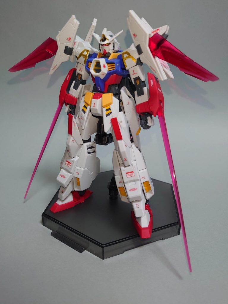 部分塗装+デカール+トップコートで約半日で仕上げました。僕のガンプラとしては久しぶりのストレート組みの機体になりますので、ギミックはベース機のままです。