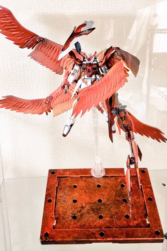 見切れていますが、台座も塗りました