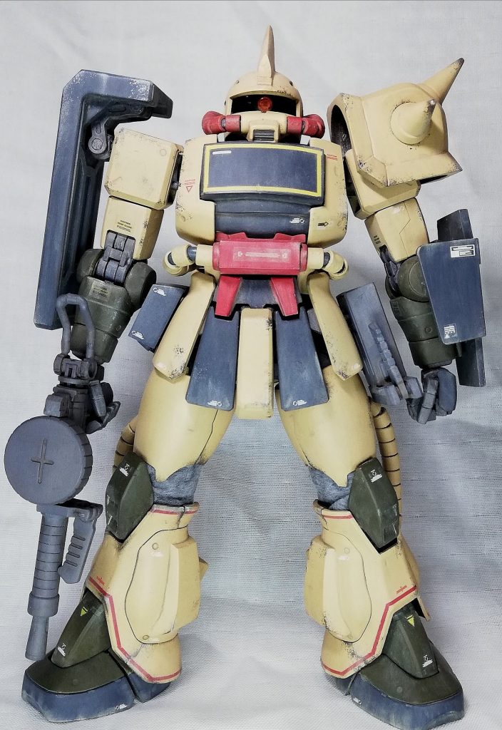 まえ。以前はB-Clubの改造パーツも販売されていたようですが…。膝の処理等、自分のイメージと違う事。そして何より価格的にも絶対に無理そうだったので、いつものようにプラ板、ポリパテ、流用パーツからの製作になりました。