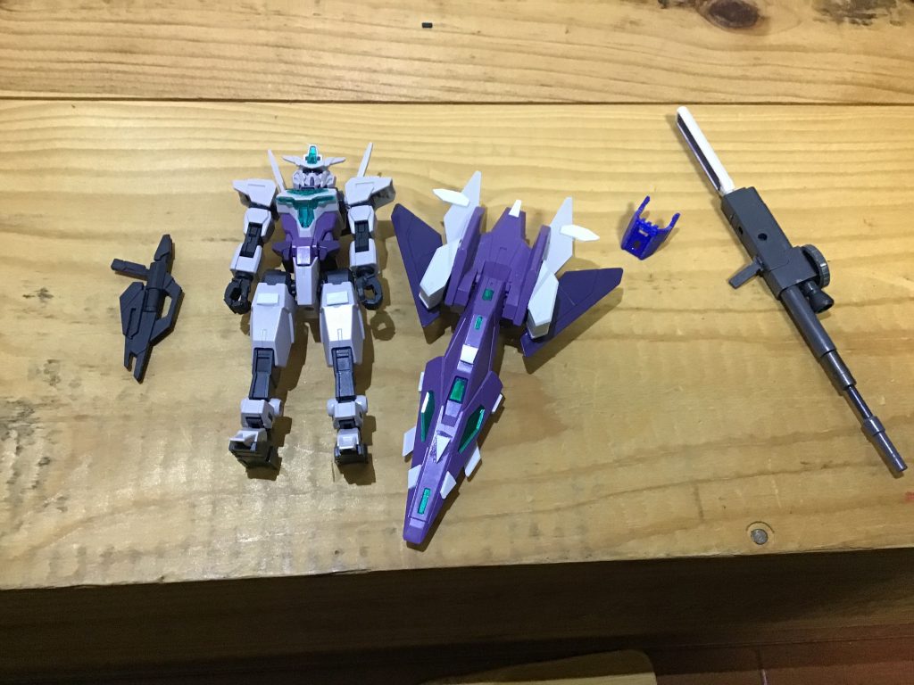 主に太ももとシールドにディテールを追加新武器はライフルと肩に装着できるアーマーです