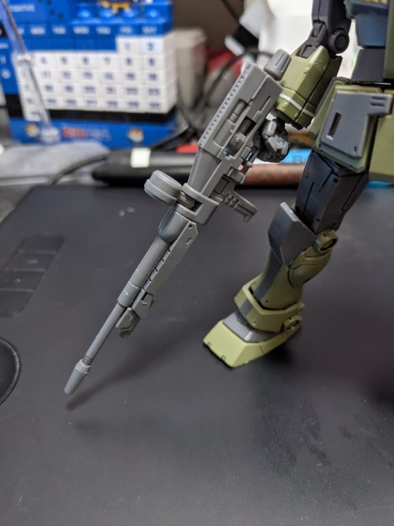 ビームライフル(R4バレル装備)?[deepl]ガンダムビームライフルの銃身をR4ビームライフルの銃身に交換また、レーザーサイトを模倣するために、前面のR4にスコープを配置しますreplaced gundam's beam rifle barrel with R4 beam rifle's barrelalso put the scope on R4 at front to mimic a laser sight