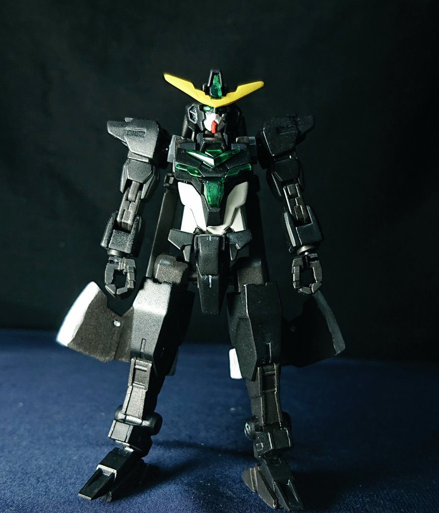 正面
頭部アンテナが初代コアガンダムの物になってる事以外特に変更点はない
(顔の塗り分けは筆でめっちゃ頑張りました)