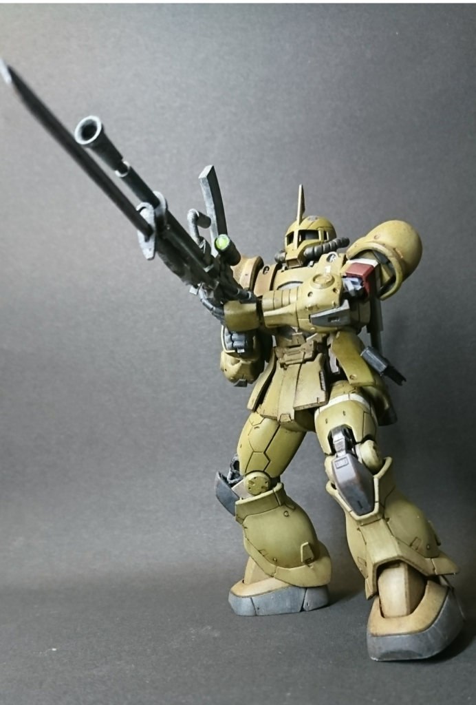 ザクマシンガン改日本軍の軽機関銃をモチーフにしました。［設定］チャンバーとバレルを強化、延長してより強力な弾を撃てるようにカスタムしたマシンガン。射程と威力の向上と引き換えに反動が強くなり、取り回しもしづらくなった。ヒート銃剣モチーフは同じく日本軍の三十年式銃剣。［設定］マシンガンに装着して槍のように使うこともできる試作兵器。一部戦線で少数だが量産された。