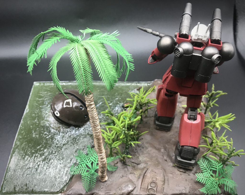 背面。地面は紙粘土の上に水性ホビーカラーのマボガニーで着色。つや消しにしてますが、微妙に湿った感じが出てよかったです。