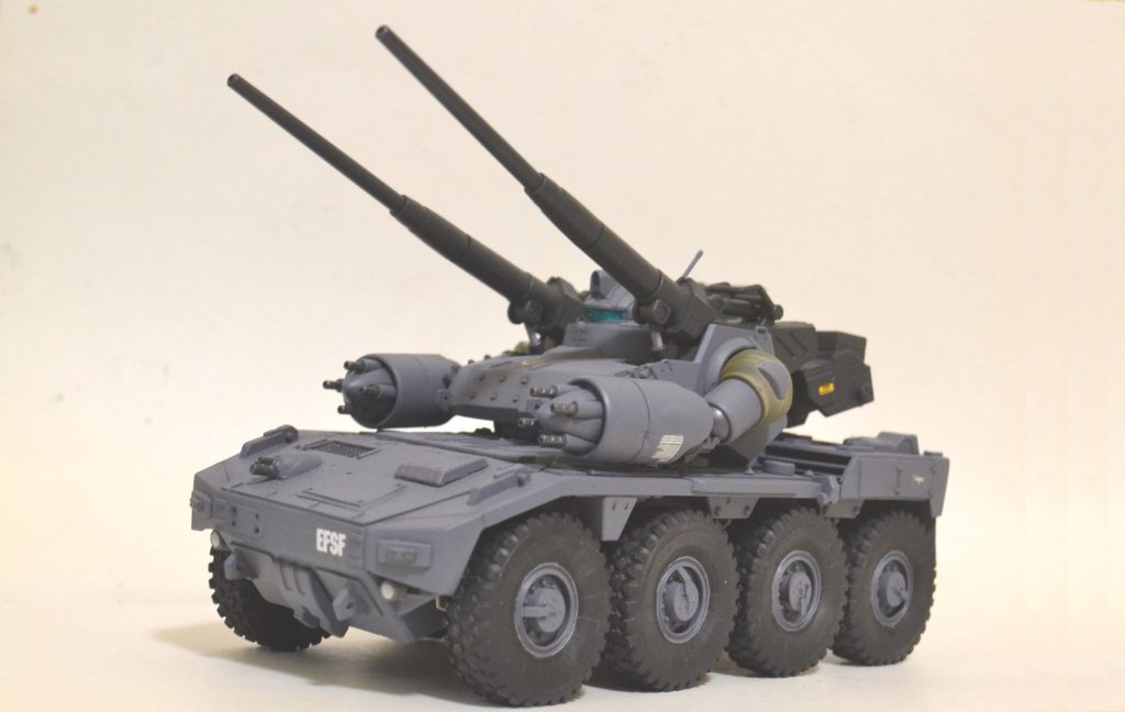 ボディはプラ板で自作しました。プラ板工作は自由すぎて形を決めるのに苦労しました。