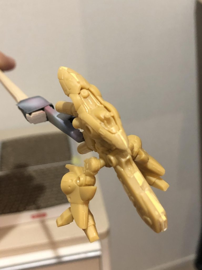 合わせ目消しついでにディテールも消してしまいそう。