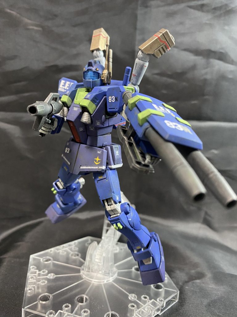 顔は二種類を製作。本体の配色はヴァースキのガンダムMKⅡに準じた配色に。