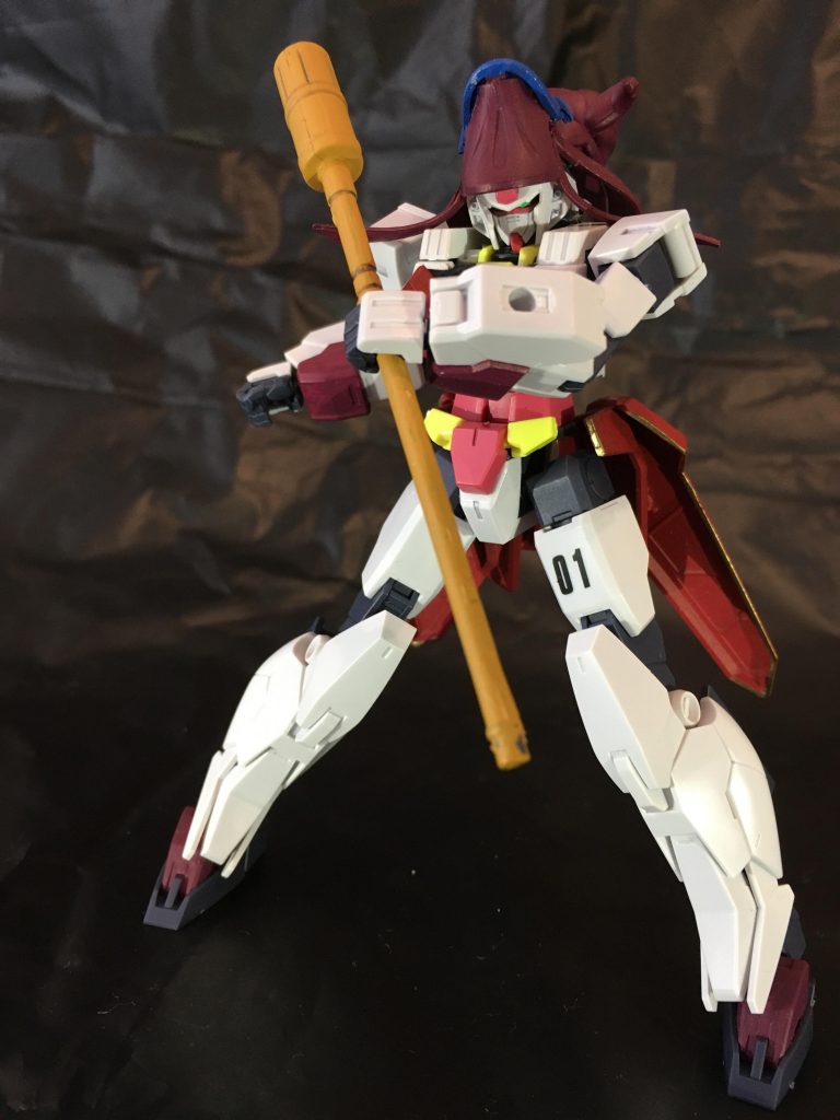 ■アンジェラアーマースタッフから繰り出す様々な高威力の遠距離攻撃により敵を殲滅するアーマー。防御、接近戦能力は全アーマー中で最も低いが、その欠点を覆すほどに圧倒的な火力を持つ。