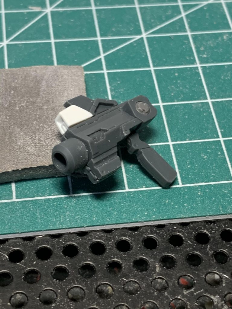 カメラガン30MMのシエルノヴァ用ハンドガンにジャンクパーツを切り貼りして作成。