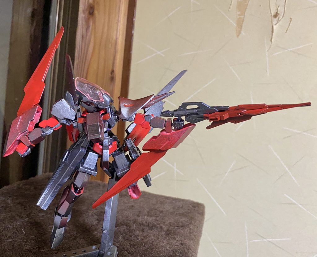 　ポージング、四枚目が割と良い感じ……かな