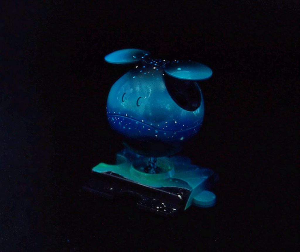 耳部分は開きます。