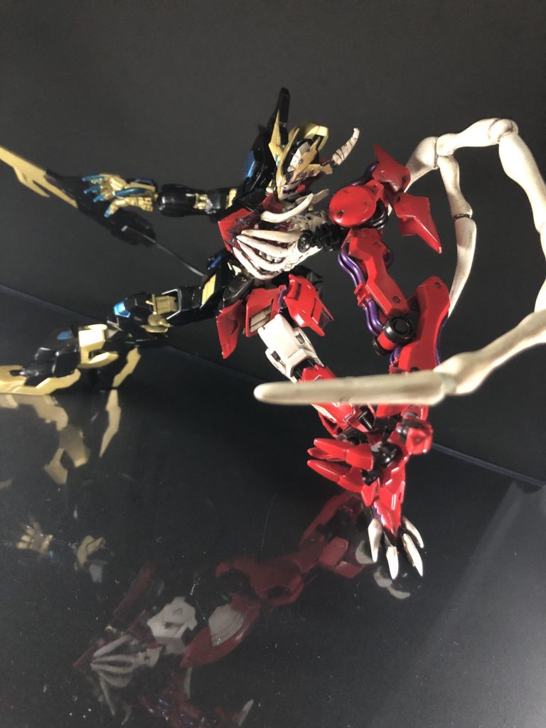 骨になった羽はおそらくこういう感じで飛ぶためじゃなく刺すために使ったりするのかなぁと作りながら考えてました。