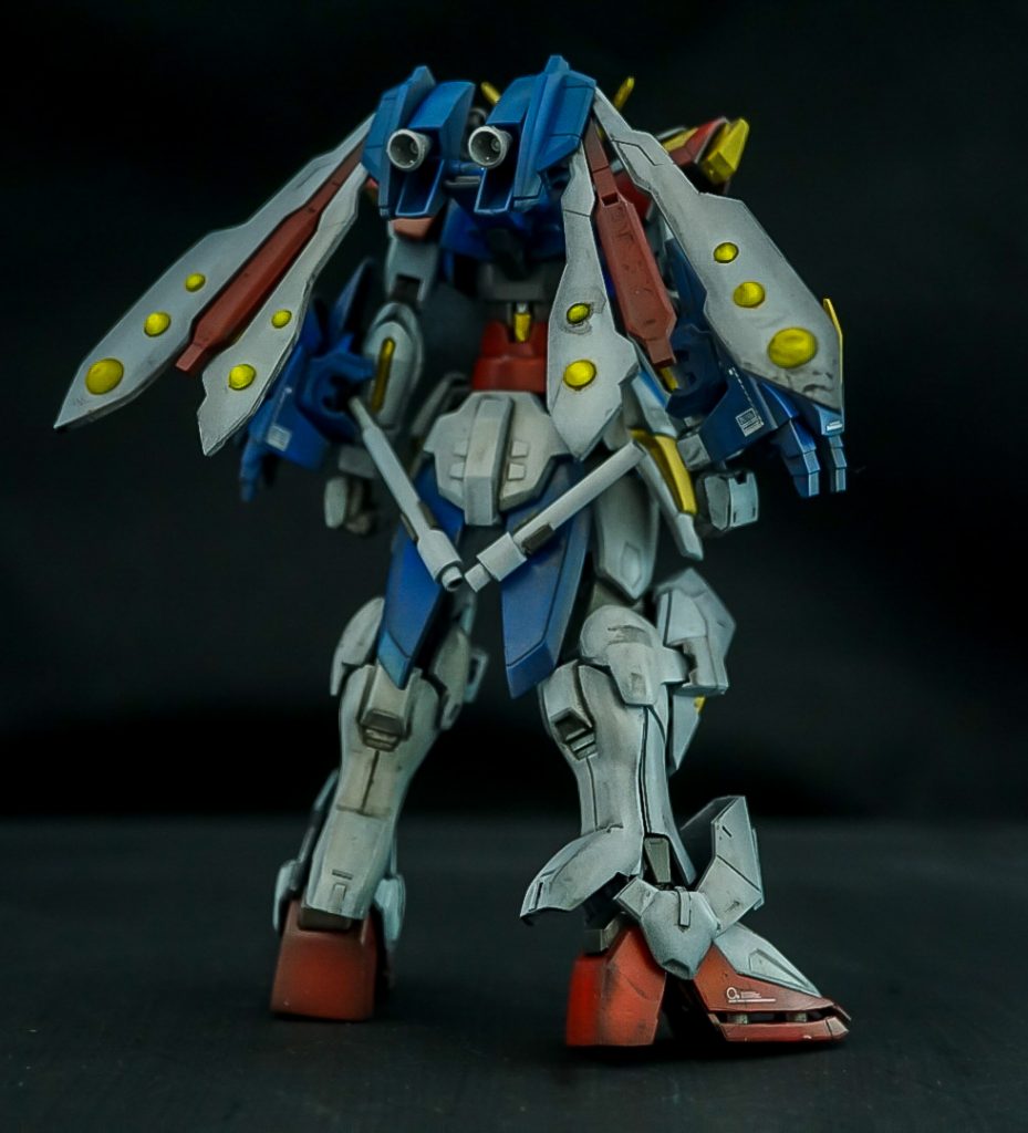 バック大まかなシルエットは変えず、それでいて変化のある形にしてますエネルギー発生装置?羽には雷様をイメージしたくて珠をつけたんですがちょっとイメージとは違ったなぁとまあ良しとします