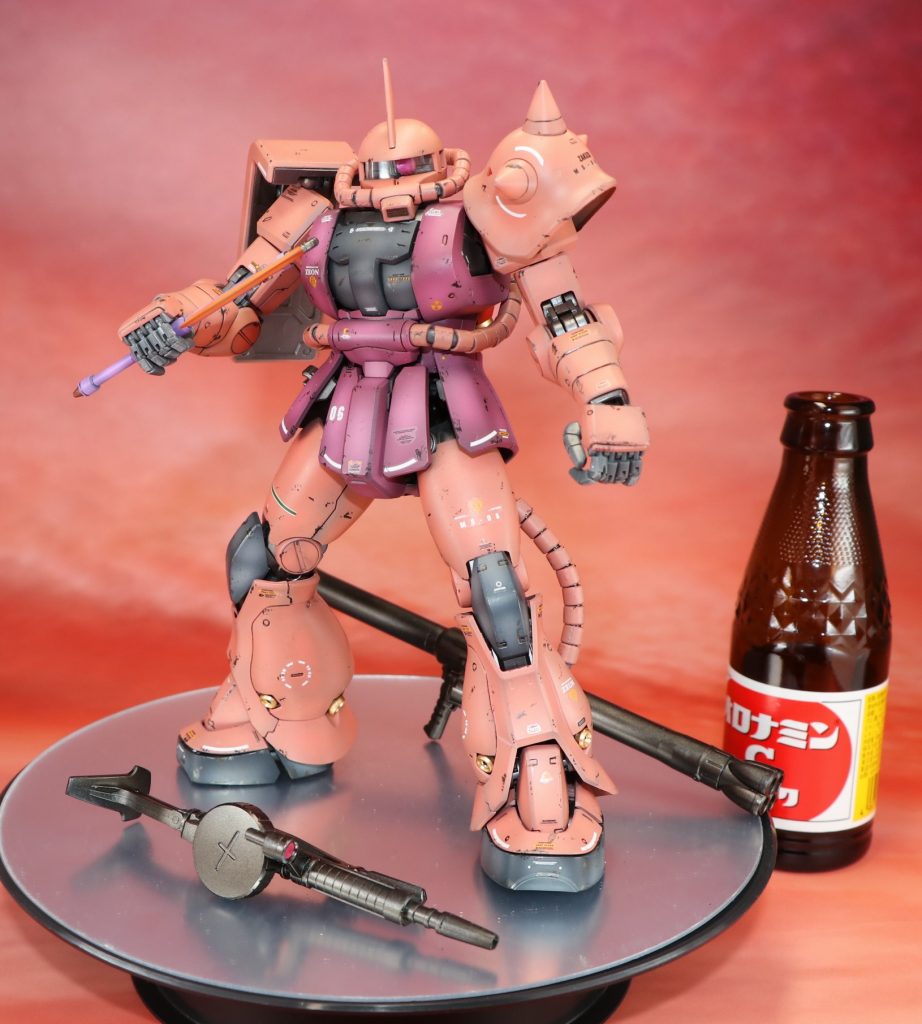 模型店でやたら見かけるシャアザクですが、量産型が売ってませんね。バズーカやフットミサイル付属のキットも欲しいのですが…