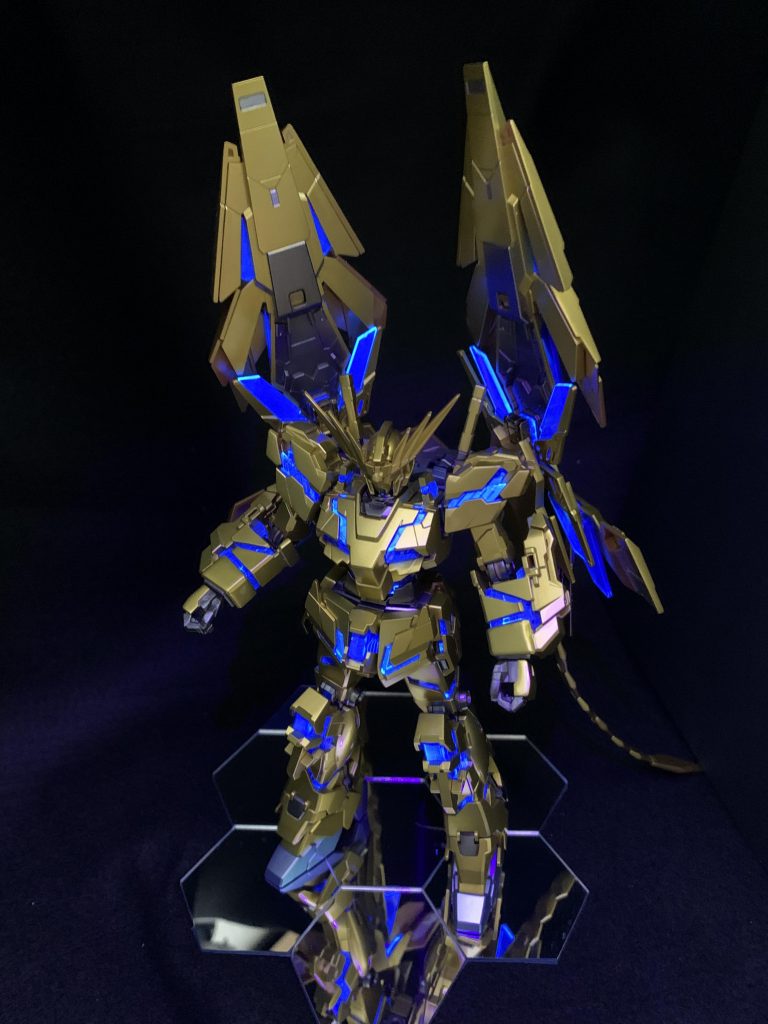 蛍光塗料使用、ブラックライトで光らしてみました。