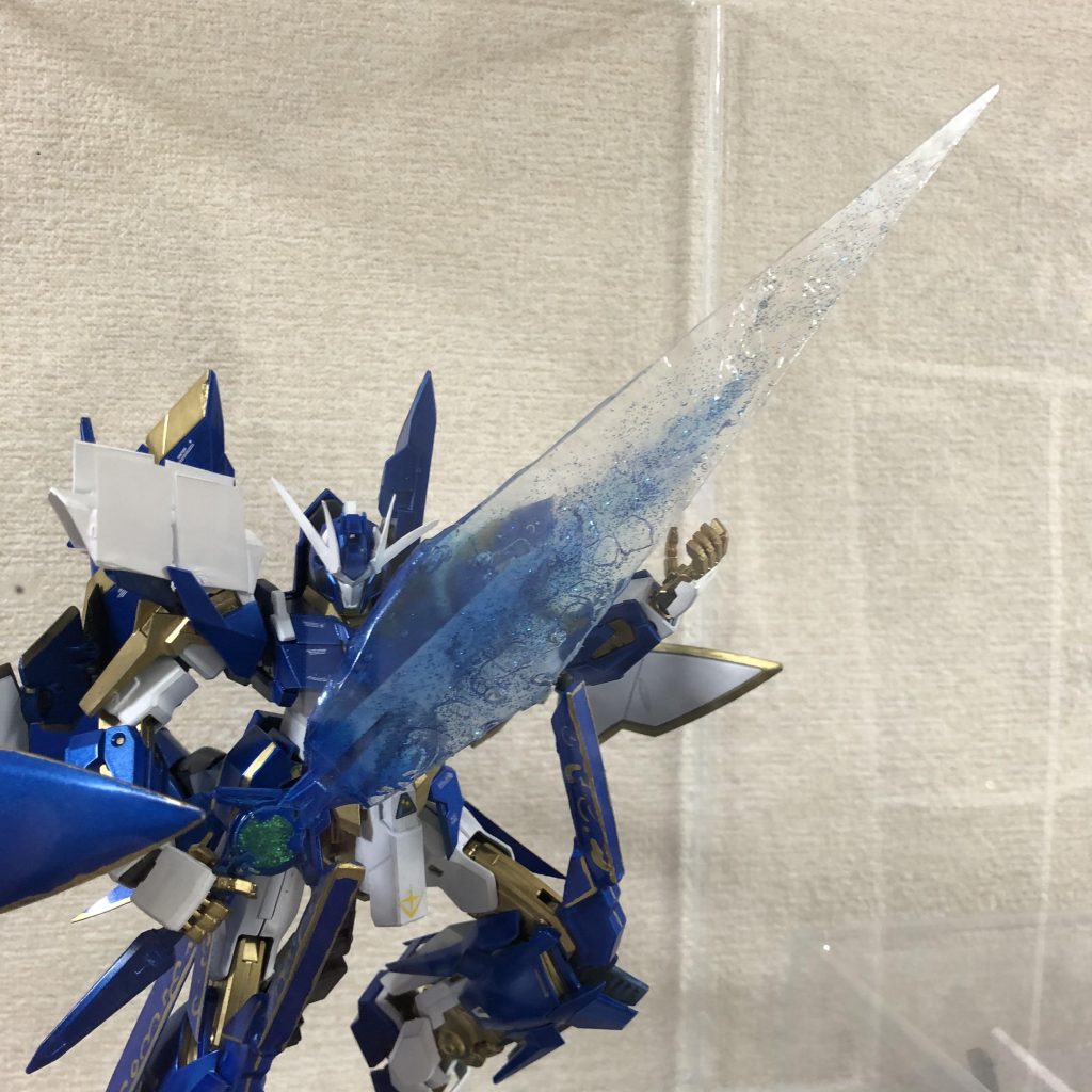 レジンで作った大剣。GNアクアソード 極持たせるのが大変でした。