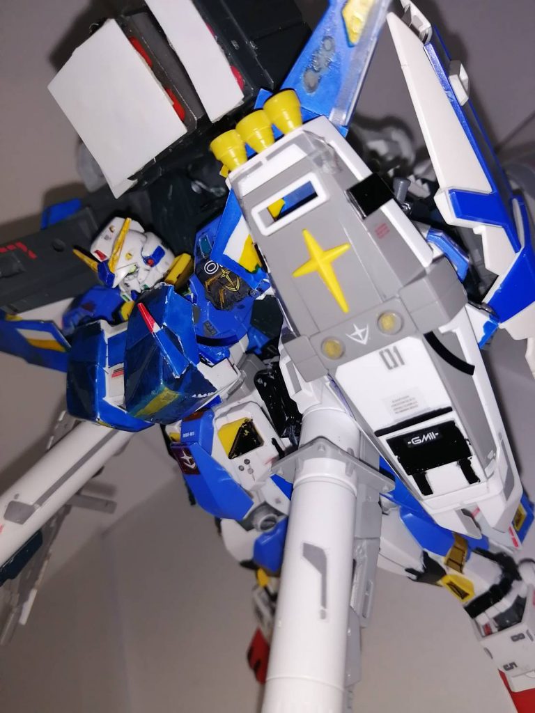 横から決めポーズ　ウーアオーガンダムは特にたくさんの思い出がありますね（飛ばしてオッケー終わりです）（長い話してるのに意味はない）ご観覧頂きありがとう御座いました！初めてオリジナルを作ったのがフルアーマーガンダム3号機というテーマで作ってその後フルアーマーガンダム7号機を見かけパッケージを見るとフルアーマーガンダム3号機と書いており運命を感じこの機体を制作しました。なのでこの機体は私の愛機ですね（笑）自分の好きな要素をめいいっぱい入れたウーアオーガンダムをこれからもよろしくおねがいします！（まだやるの？）　オマケ　好きな機体たちの要素を入れた装備νガンダムダブルヒィンファンネル腕ケルディムガンダム中距離仕様エクシア中距離仕様モンテーロジャベリン仕様リボーンズガンダム腕重装フルアーマーガンダム7号機これセラフィムガンダムウーアオーIIガンダムハルート可変仕様＆制作中ガンダムヴァーチェ破格射撃仕様トーリスリッター頭部変形アルケー　制作中ダブルオークアンタビット仕様セブンソード　色々　多すぎましたが自分の好きな要素を入れられるのがガンプラだ！（笑）ここまで見てる人いない一応ご観覧頂きありがとう御座いました