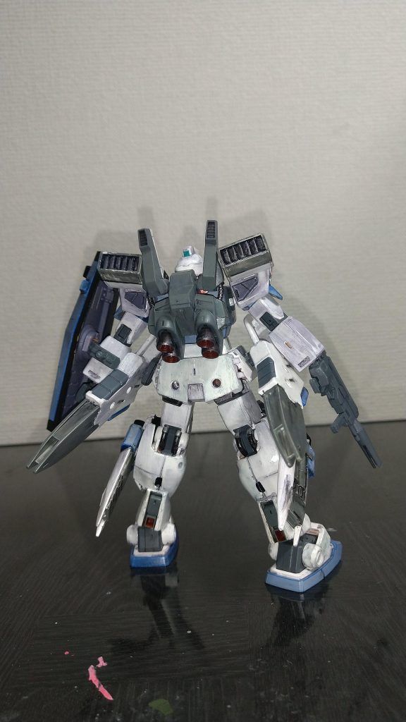 ランドセルはジムⅢのビームサーベル装備型にしてます。