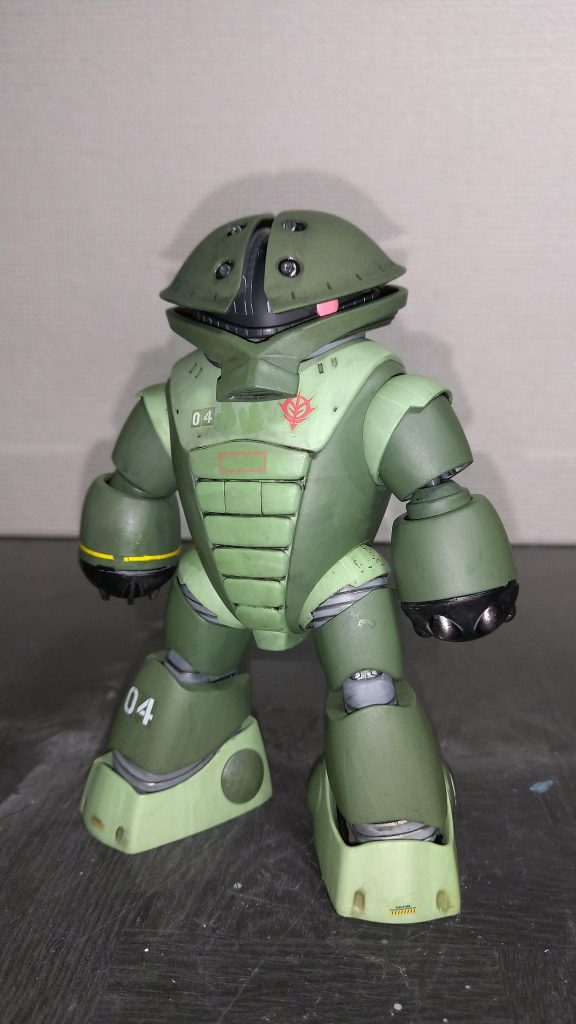 視線を動かすと、ちゃんと兵器っぽく見えるのが不思議です。