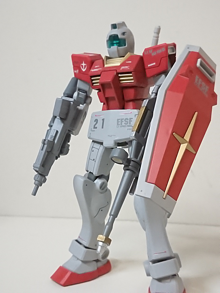 一般機前期型のジムと比べて極端な改修は成されていない。ガンダム用のビームライフルの改造モデルを装備運用しているが、これは理論上、改修前のジムでも運用可能なものである。この改修案の目的は性能向上よりも機能更新と運用の安定化にあると言われており、大量のジムをベースに安価・迅速に改修できるという点と、兵器としての安定性向上という点を重要視しているとされる。