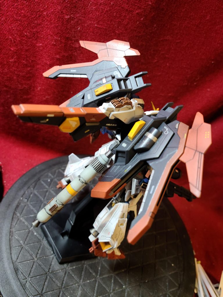 後ろ姿。プロペラントタンク追加と、多少のディテールを追加したぐらいです。