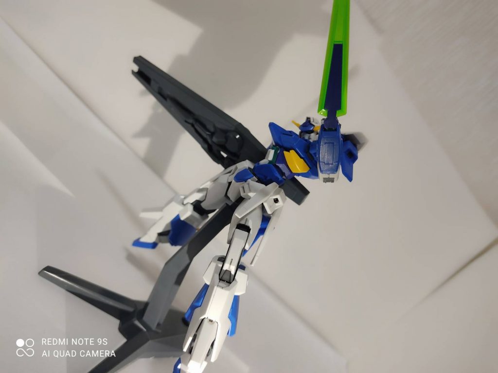 AGEFX戻せます   オマケ　AGE1「ガンダム！どちらが新のrx78か勝負だ！」ガンダム「え！　rx78の勲章がなくなったら僕は何になるんだよ！大体君はAGE1の勲章持ってるだろ！」　AGE1「…」ガンダム「無視かい！」AGE1「勝負！」 