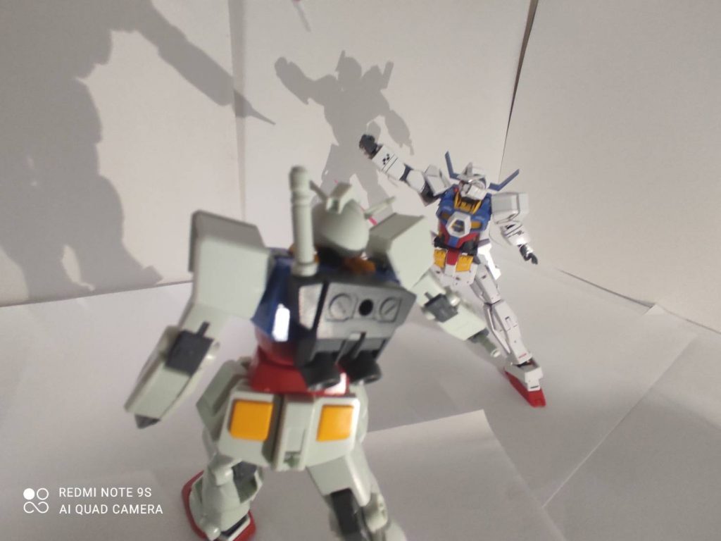 AGE「どこに行くんだぁー戻ってこーい!」ビームサーベル「くるくるくるくるくるくる」ガンダム「気でも狂ってるの?」AGE1「ジャベリンはまだある!」ガンダム「あっもう、それジャベリンなのね😑」続く?ご観覧頂きありがとう御座いました!ガンダム「ふざけすぎだよ!」