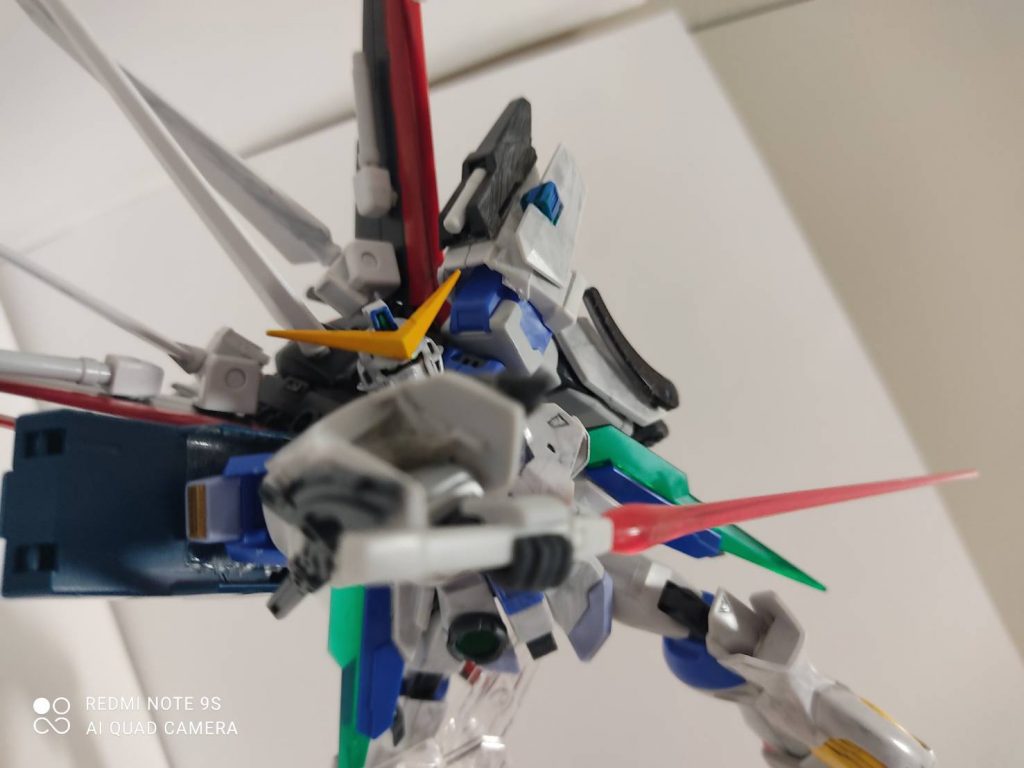 巨大？ビーム・サーベル肩に収納