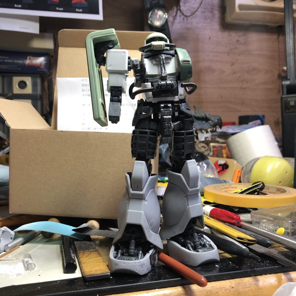 2018年の夏には自作パーツをレジン複製し、この状態。秋頃にはサフ吹きまで終えたのですが、表面処理する頃には情熱が一気に無くなり、2年放置する事に。その間、全く模型製作してませんでした。