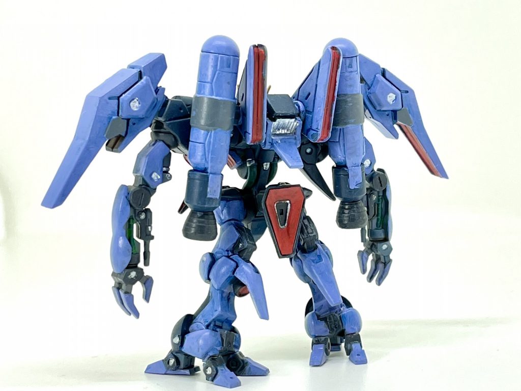 主にアクリジョンを使用しています。下地のグレーとつや消しトップコートのみエアブラシで、それ以外は筆塗りで塗装しました。