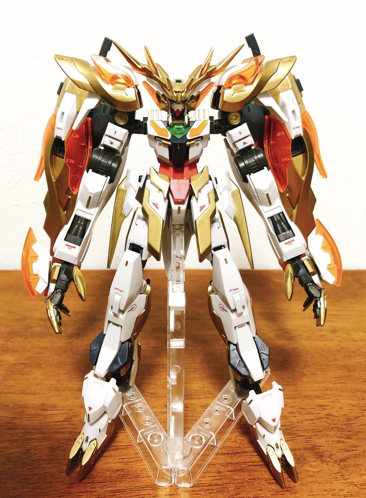 ガンダム・サンサタナス(第一形態)ウィングガンダム炎のパーツが多いせいか、ウィングガンダム炎要素強めになっています(´∀`)