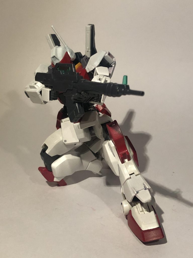 ビームアサルトカービン中距離攻撃に適したライフル。しかしながら本機は先頭を突っ切る場合が多いため、あまり使われない。