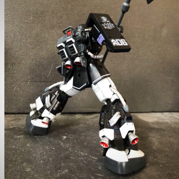 黒すぎる三連星w