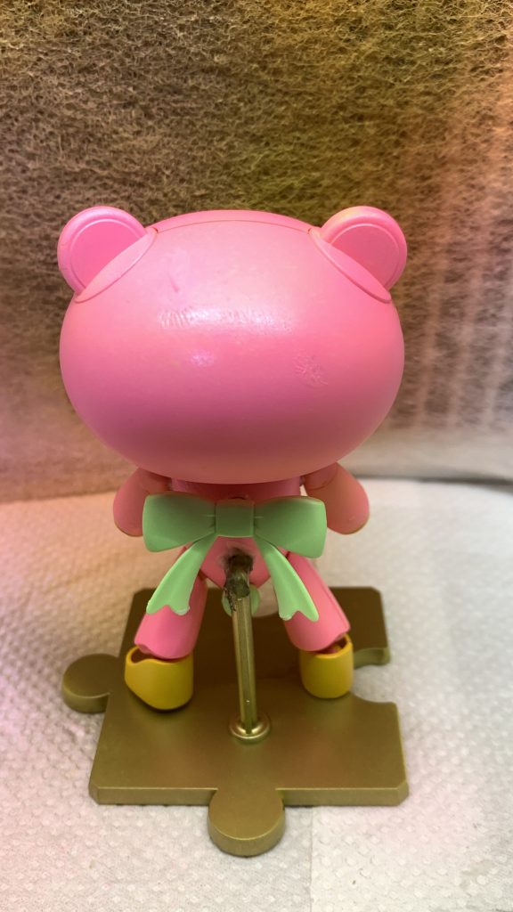 塗りはあまいのですが、耳とリボンと尻尾は蛍光グリーンで塗ってミントをイメージしてみました。