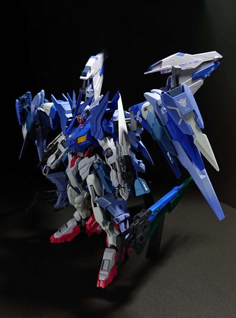 今回使用したマルコシアスもダブルオーライザーもボリューミーな機体なので、どうまとめるか悩みました。