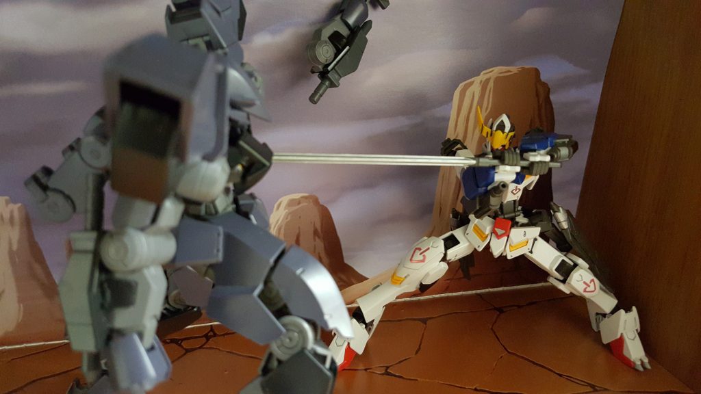 劇中のポーズのようにいきませんんん😵