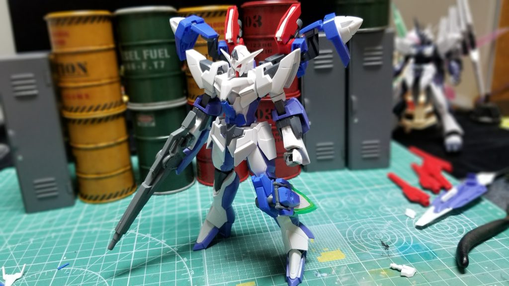 この頃はまだコーン型を使うつもりでした。ライフルもアイガンダムの物を使用する予定でしたが、途中で00の方のライフルを改造することに。