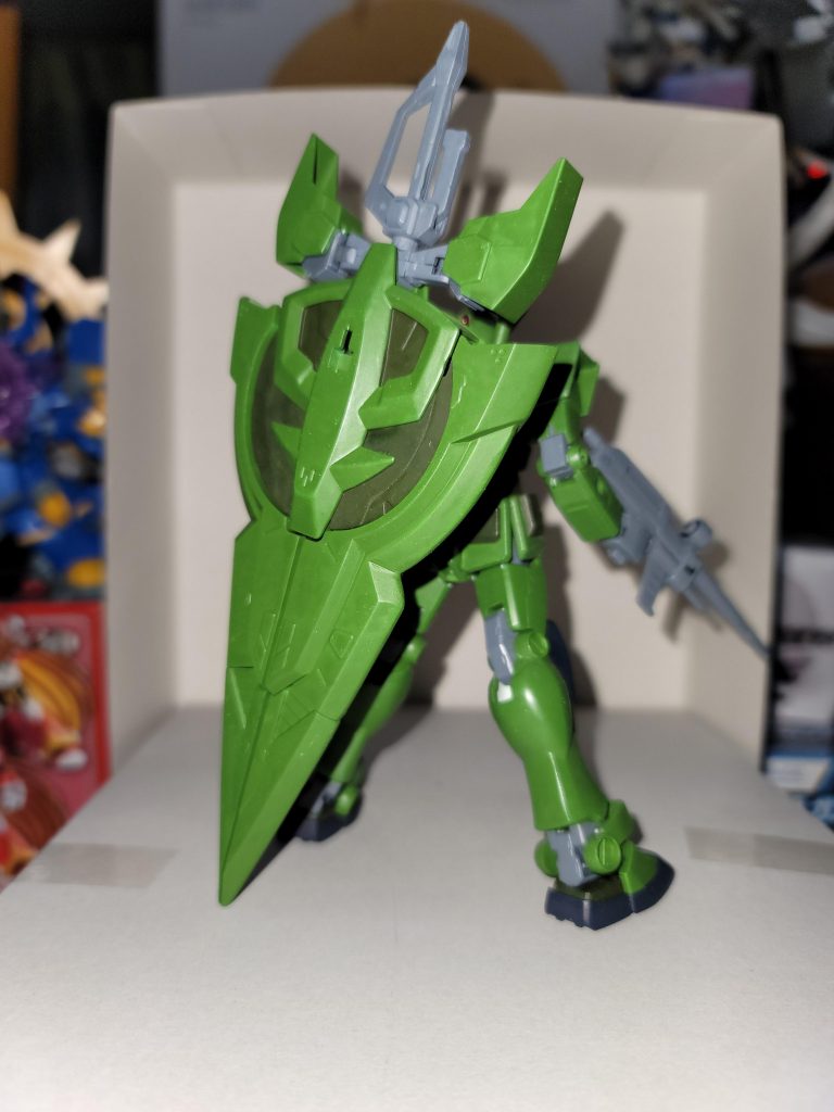 実際、指示した上層部も「連邦製の高性能モビルスーツがジオンを象徴する大剣を持つことによってもたらす士気上昇」だけを期待したのである要するに本当にプロパガンダ用なモノだがそれでもこの機体に乗ったパイロットには気に入れられたようだ大剣を振り回しながら戦場を駆けるこの機体を人々は「ジオンのソルジャー」と称するようになったのだ