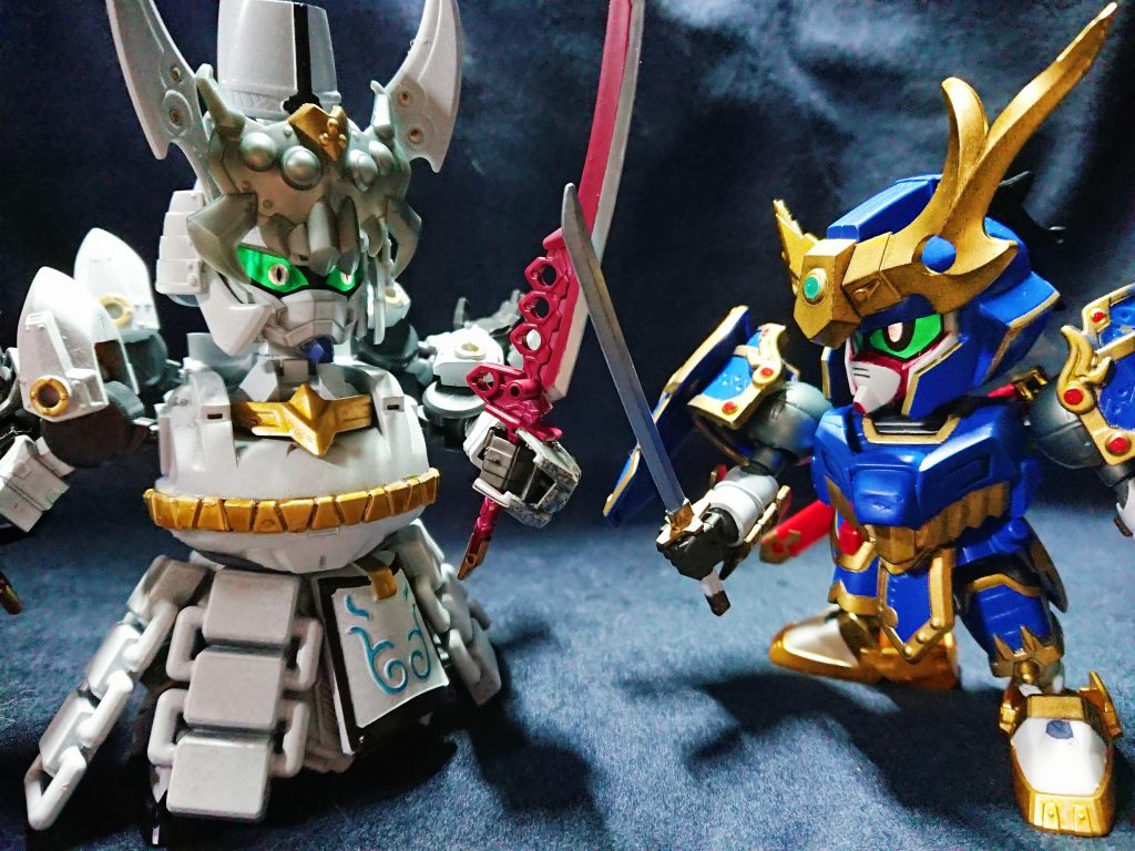 サイズは三国伝では大サイズの呂布トールギスと暗黒玉璽の中間程度です。漫画のサイズ感が出せたと思います。