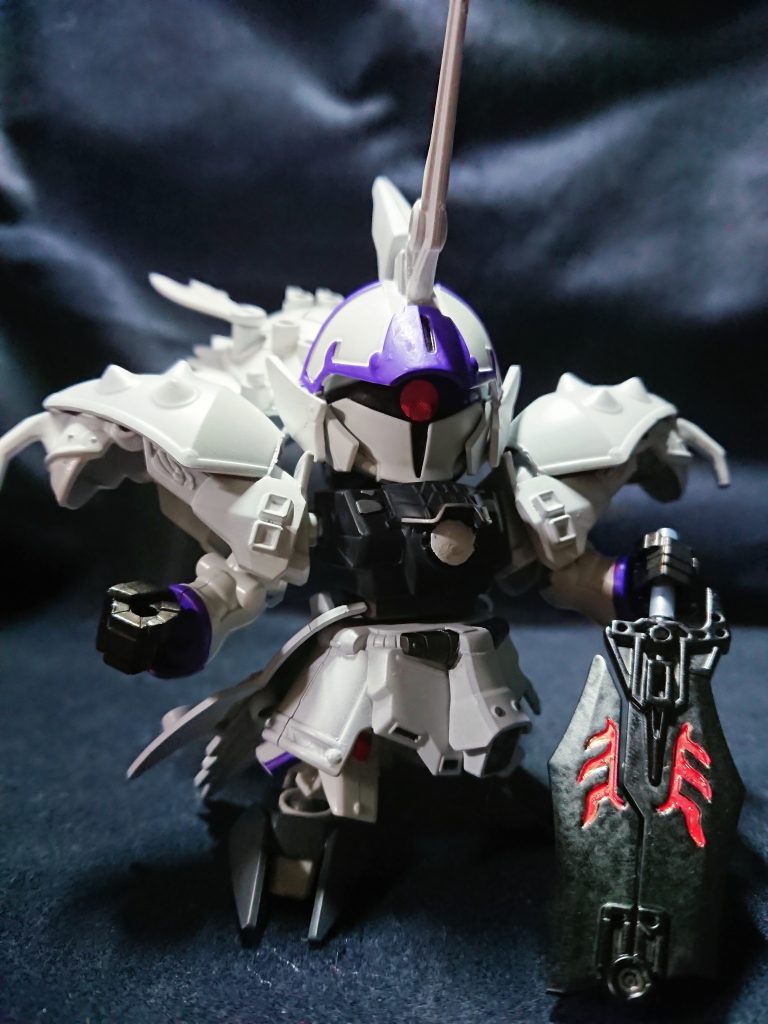 鳶肩豺目で周りを威圧し、酒と遊戯を好んだ政治家。皇帝を手に掛けるなど、後の世の董卓のような暴君ぶりに跋扈将軍と呼ばれていた。司馬防ムーンと諸葛珪ナラティブが旅を始めた頃に対峙した相手となった。