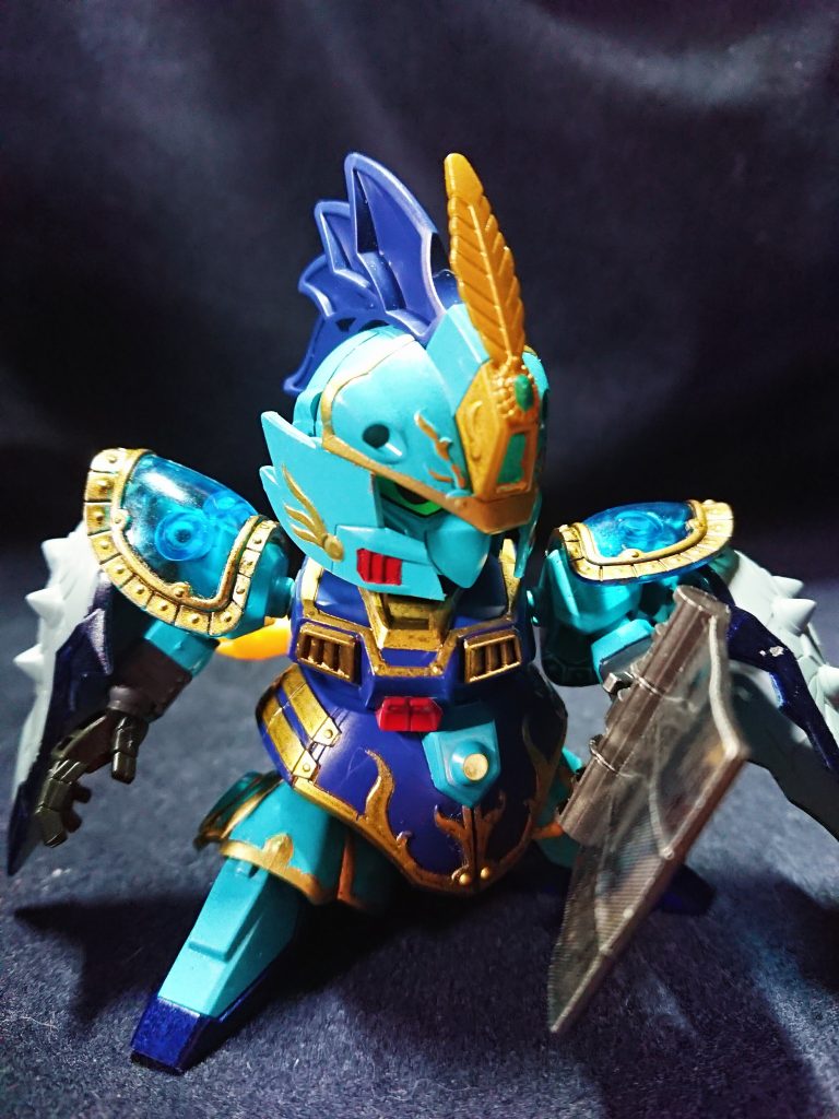 他の轟武将の改修に合わせて呂蒙も強化しました。肩鎧を両肩共に同じにして、アーマーを貂蝉クシャトリヤのパーツに変更したことでSE-R感が出たかと思います。顔はモノアイから周瑜に変更し、マスク口元をカットしています。足も張飛の物に変更しました。