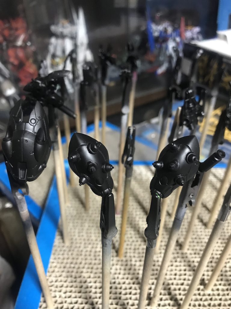 下地は黒サフを噴きました。